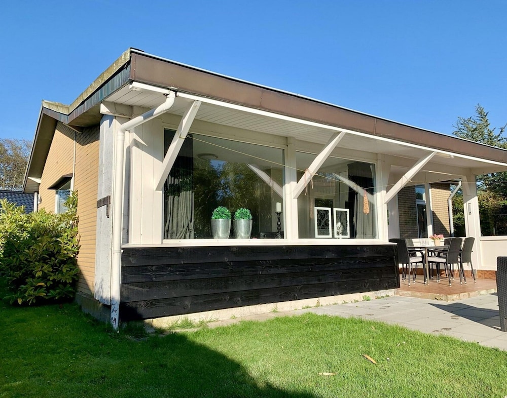 Great Bungalow Near the Beach and sea