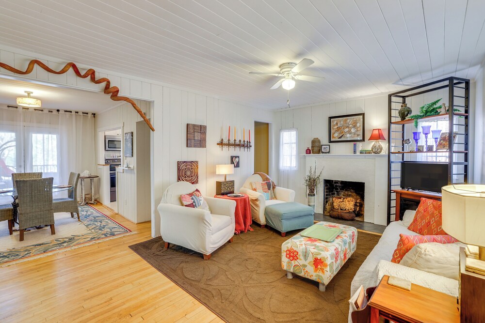 Walk to Downtown: Pet-friendly Cottage in Tyron