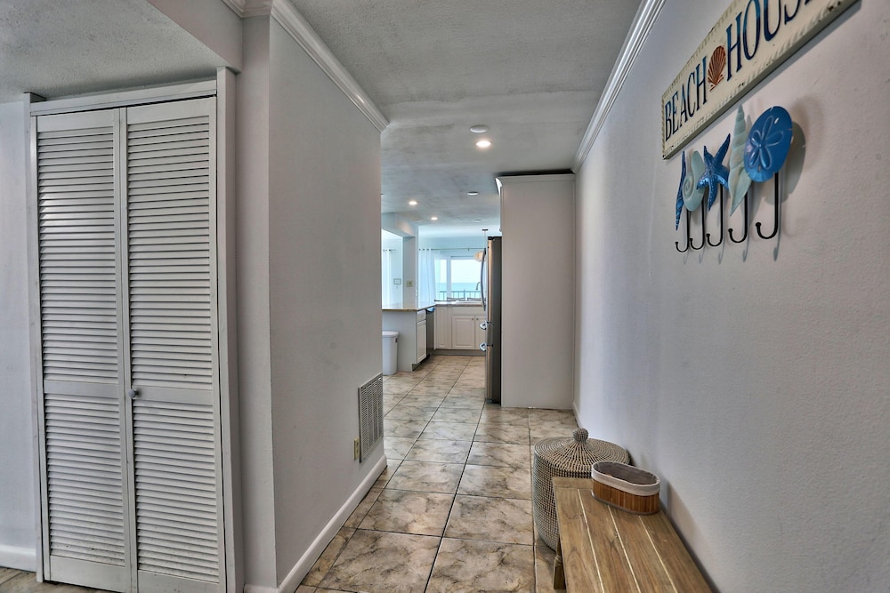 Land's End 9-301 Beach Front-premier