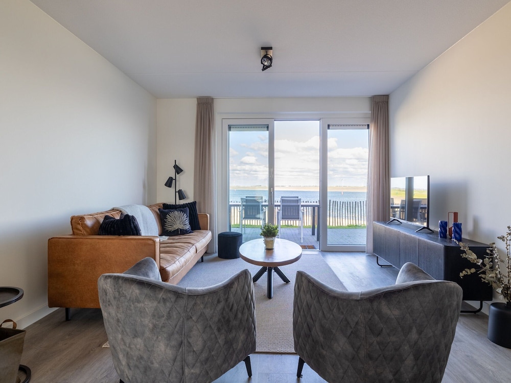 Apartment in Sint-annaland by the Harbor