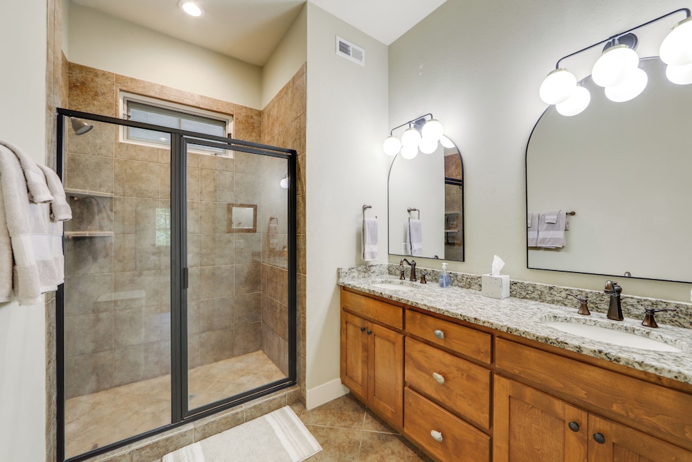 Lake & Pool Access at Bear Lake Reserve Condo!