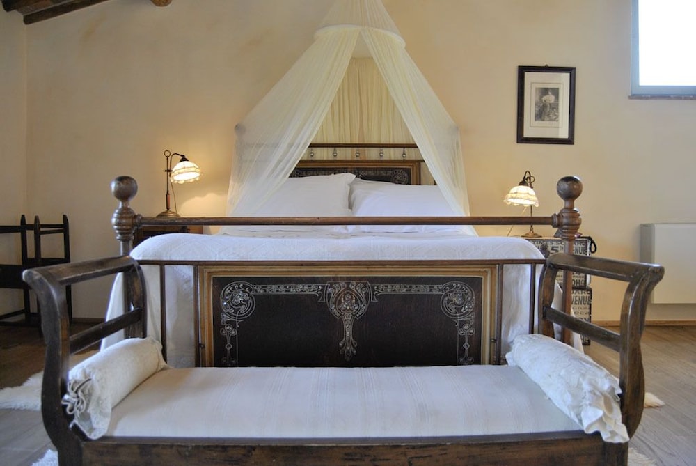 Villa Cicolina view 3