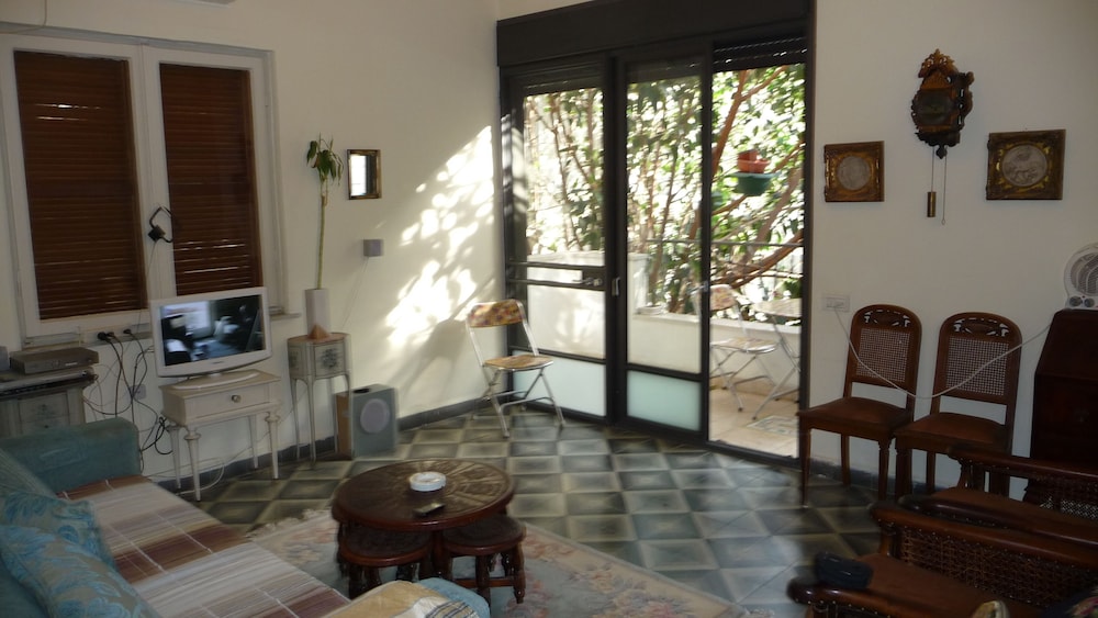 Elena Apartments