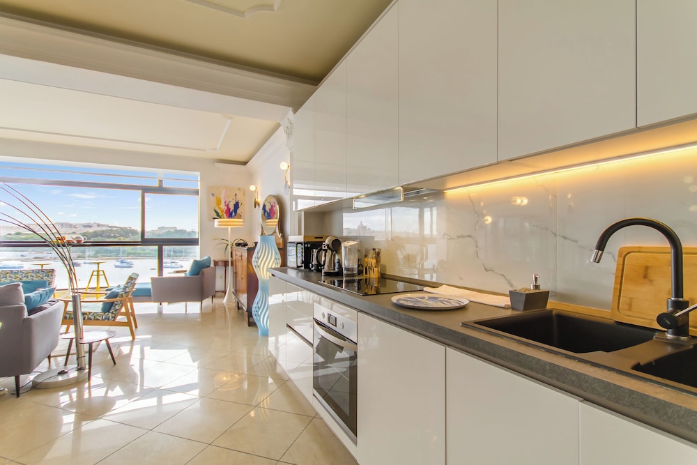 A Magnificent Sunny Seafront Apart Sliema