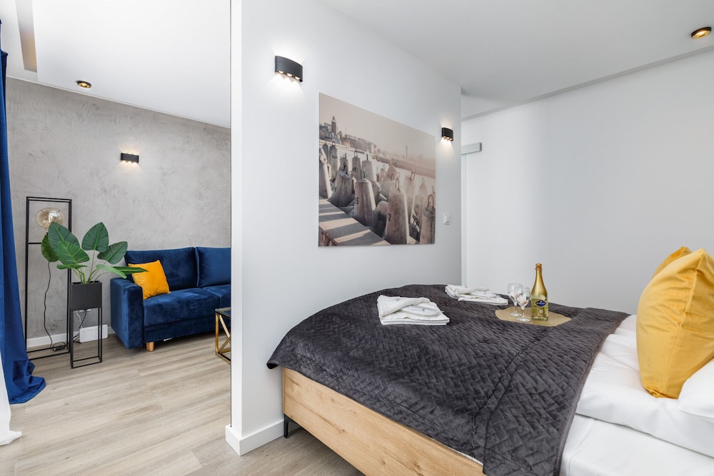 Rozana Zieleniewo Apartment by Renters view 5