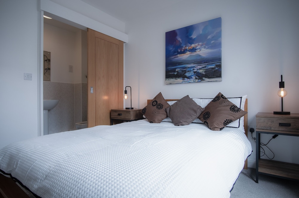 Fisherman's Way - 2 Bed Apt - SA1 Swansea view 4