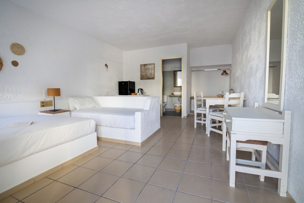 Hesperia Apartments