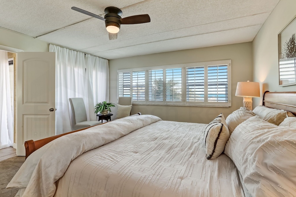 220 Amelia By The Sea 3 Bedroom Condo by RedAwning view 4