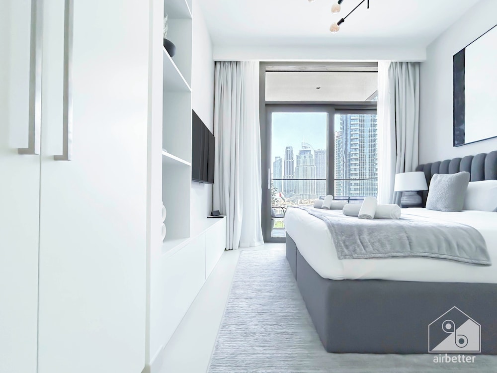 Luxury & Elegance at Burj Crown Downtown