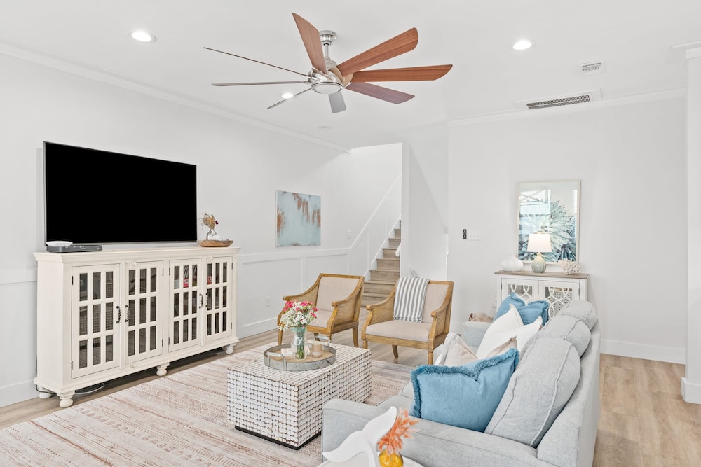 Blue Surf Lane Miramar Beach Home w Pool Firepit Golf Cart Quick Beach Access