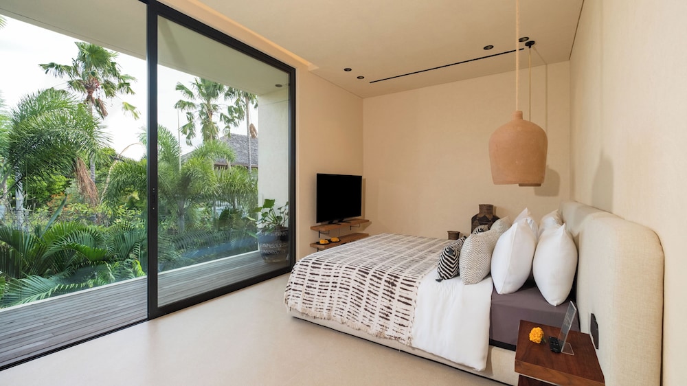 Villa Fiji by Villa Finder