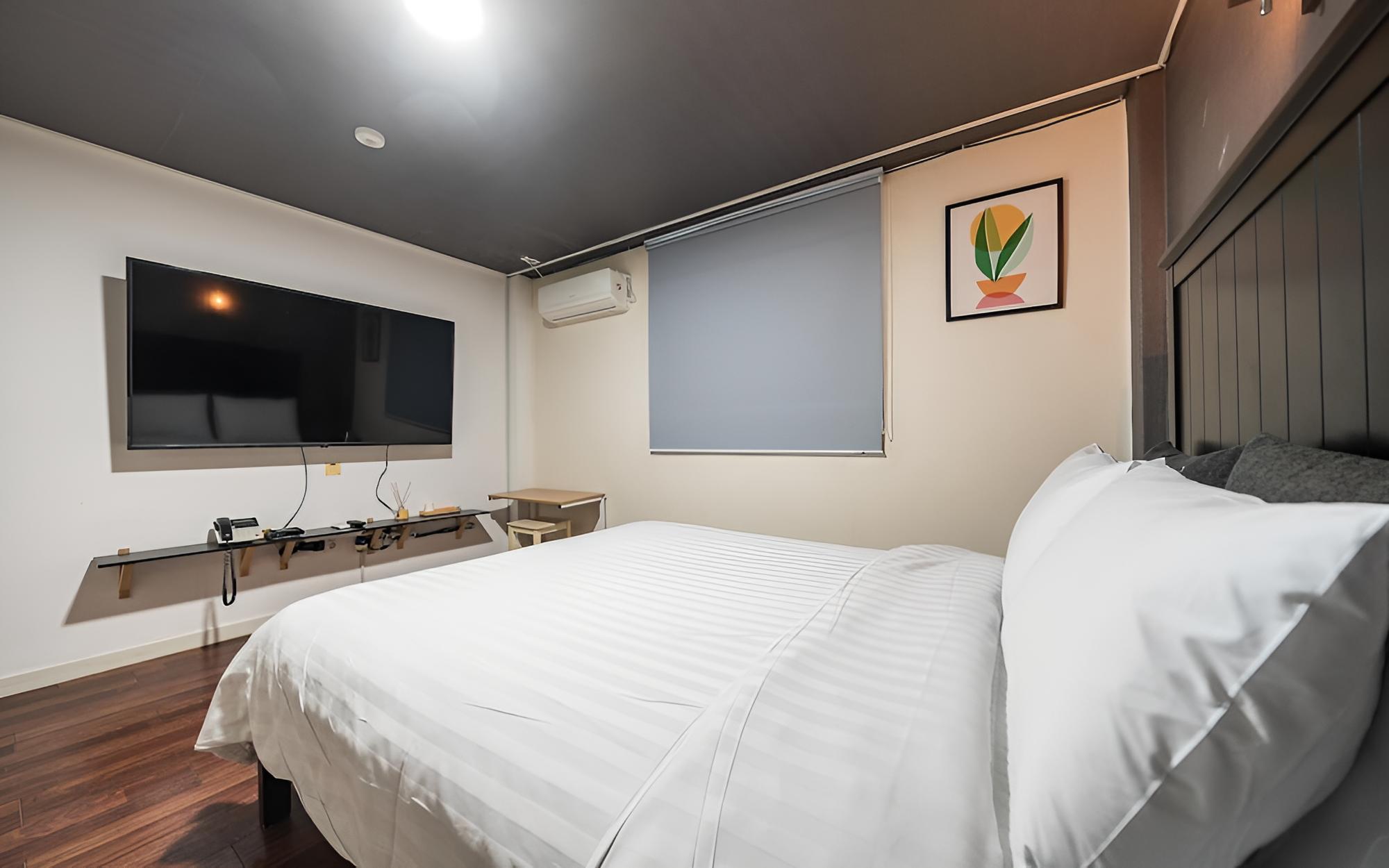 Suwon Dalbit Motel view 3