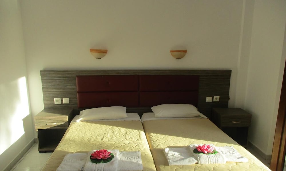 Gouvia House Luxury Apartments view 3