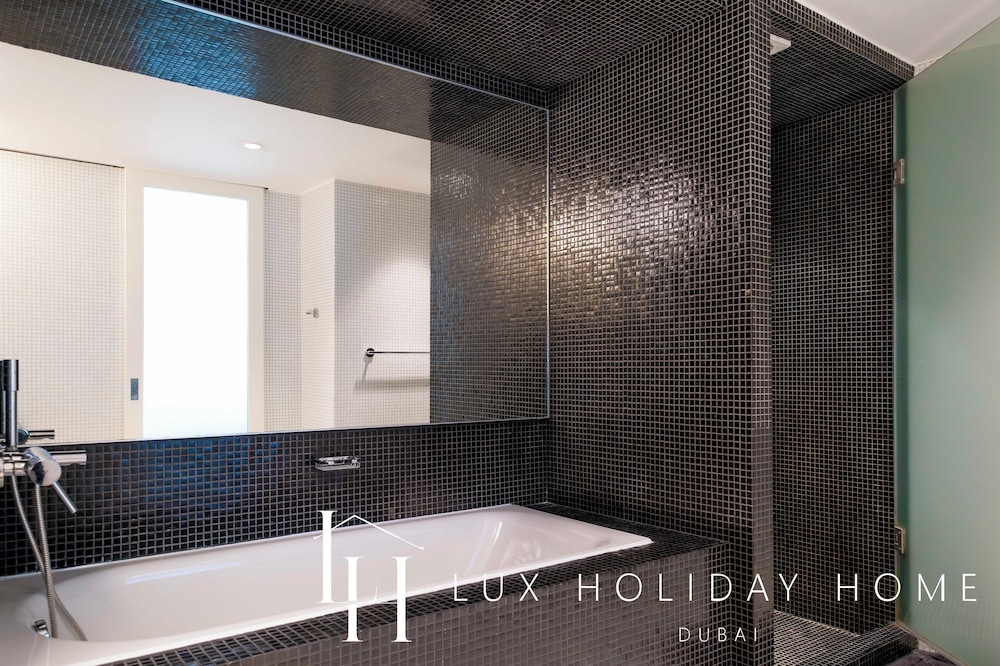 LUX The Elegant DIFC Suite 2