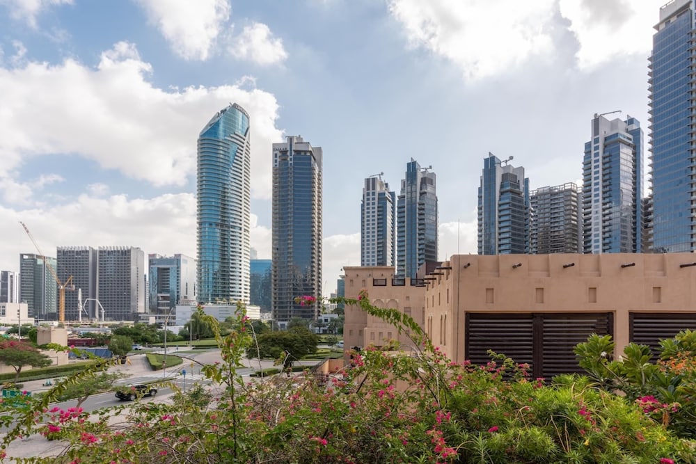 Stylish 1BD Apartment w/ Balcony, Downtown Dubai!