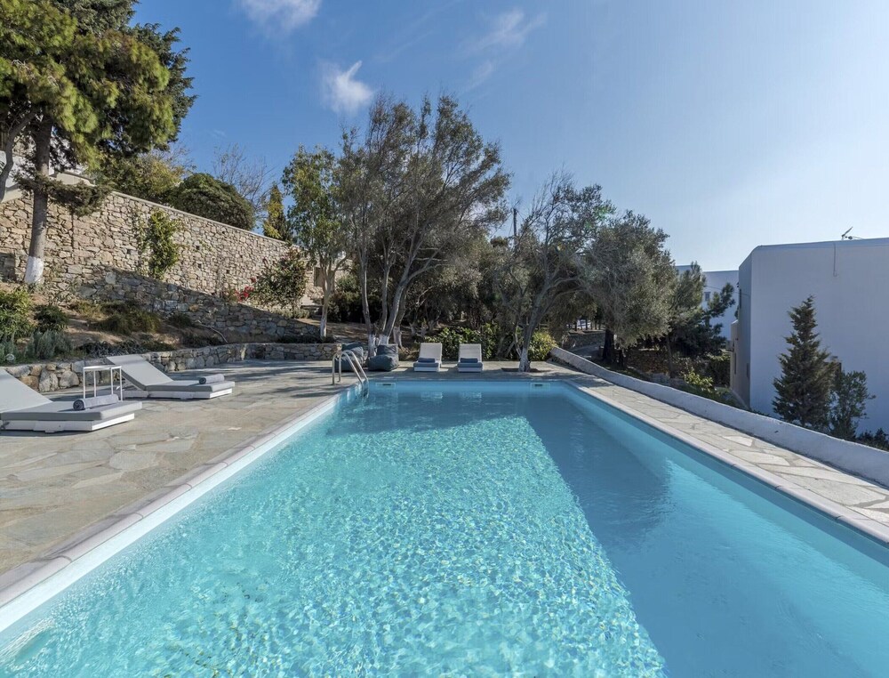 Traditional Villa With Swimming Pool