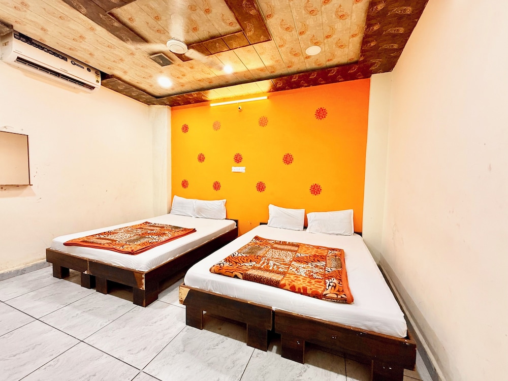 Hotel S P Palace near All Prime Location