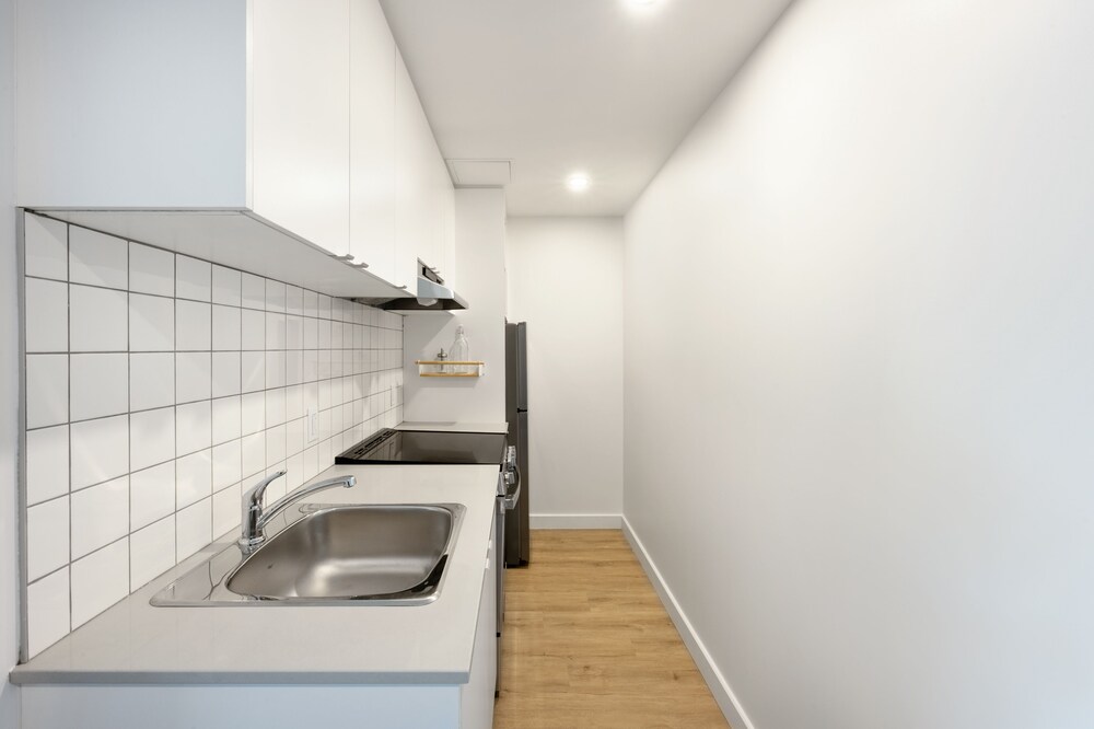 Elegant Studios and Apartments Montreal