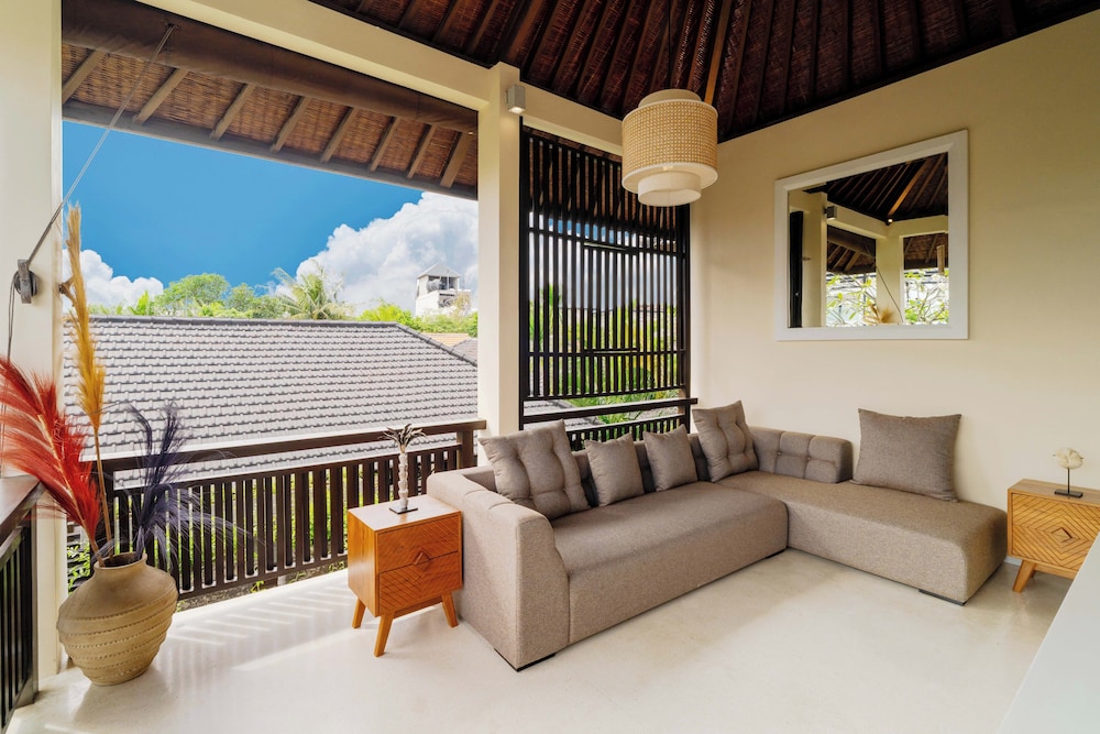 Villa Boholuma by Pertama Management