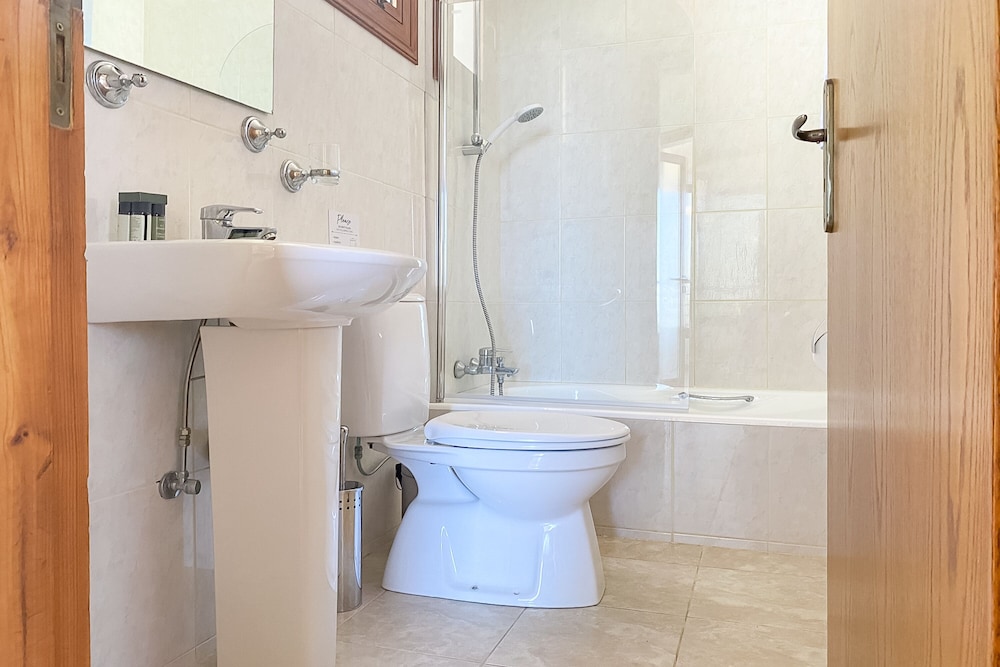 Phaedrus Living Serenity Villa Lysos