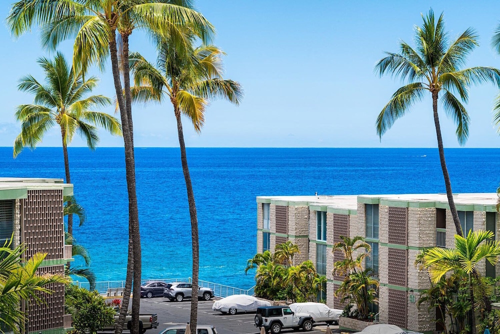 Beautiful Ocean Views - Top Floor - Concierge Included - Vrkcv