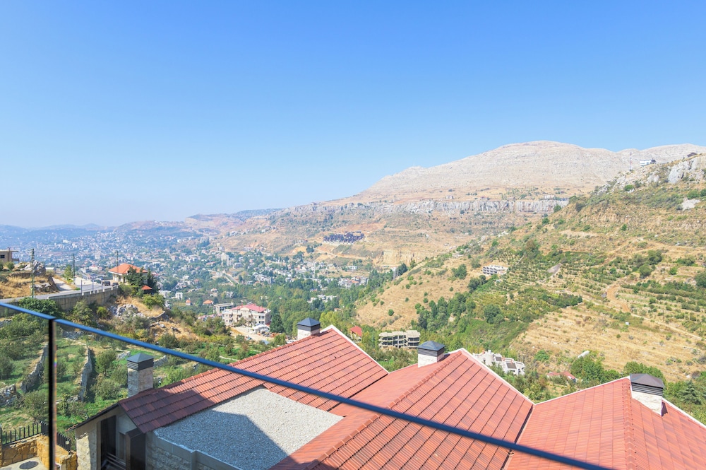 Verve 2BR Apt. by The Valley Kfardebian