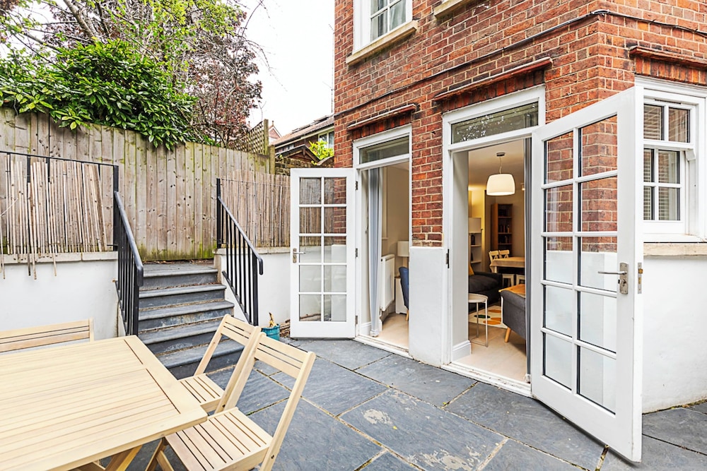 Charming and Modernised Edwardian Flat