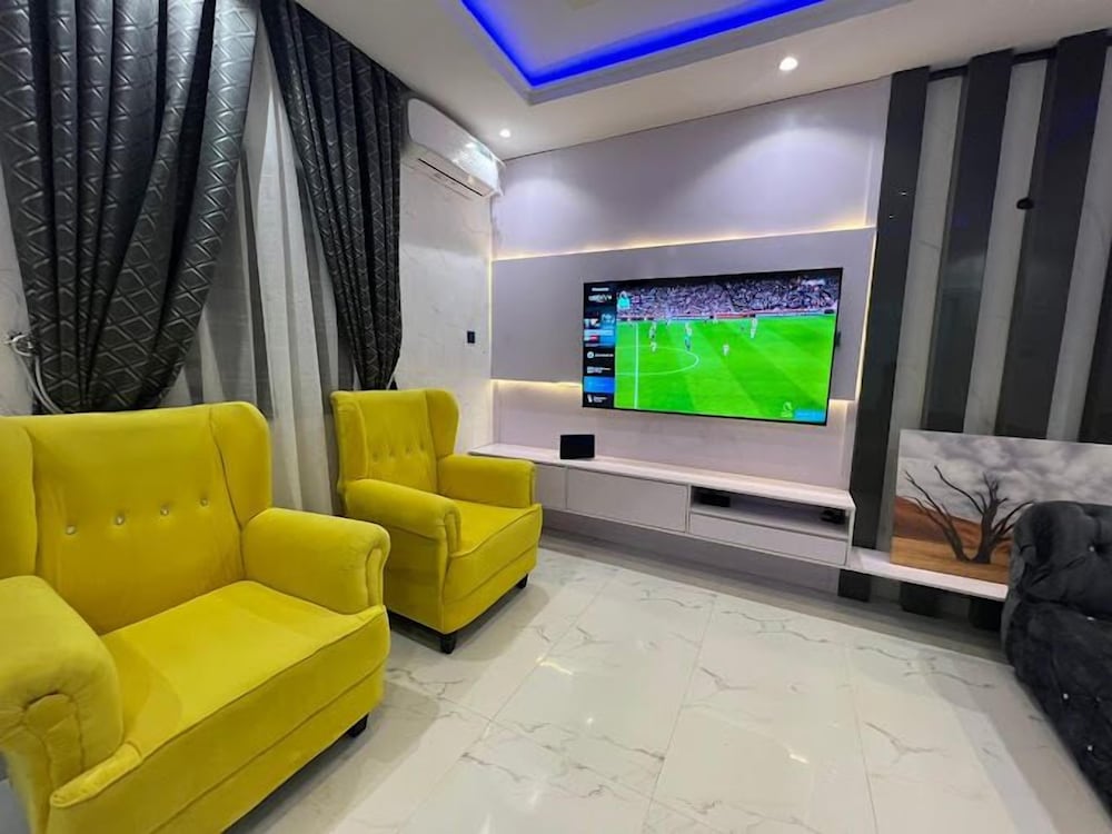 Gilllant Luxury Homes Apartment