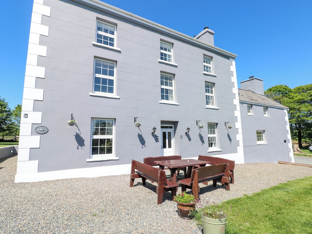 Newton West Farm