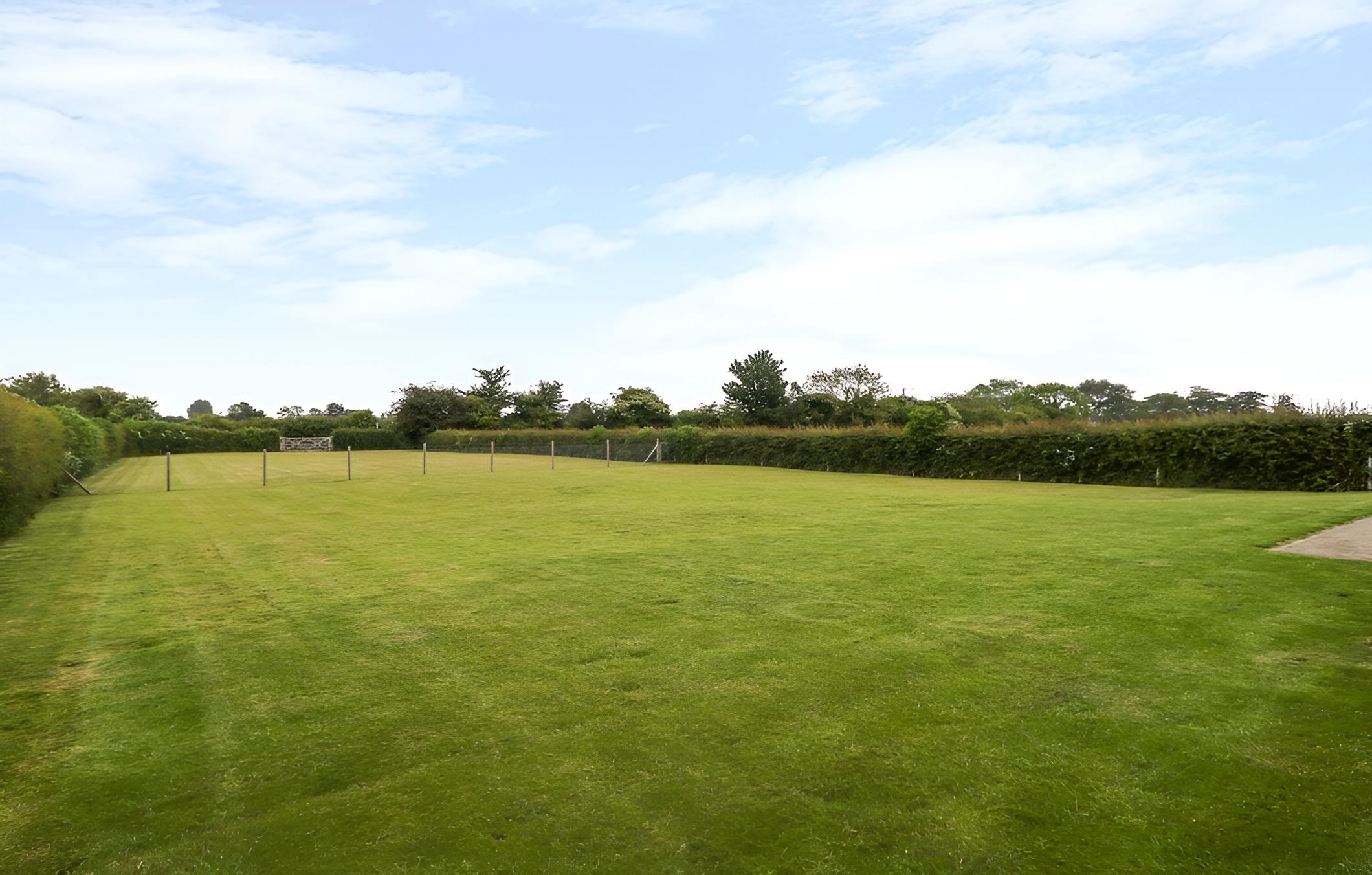 Pinfold View