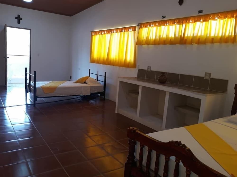 Hostel Casa Brenes view 3