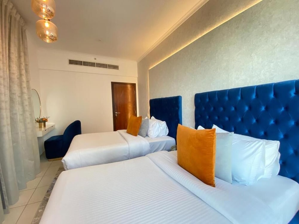 Durrani Homes - The Residences 5BR Besides Dubai Mall with Burjkhalifa and Fountain view