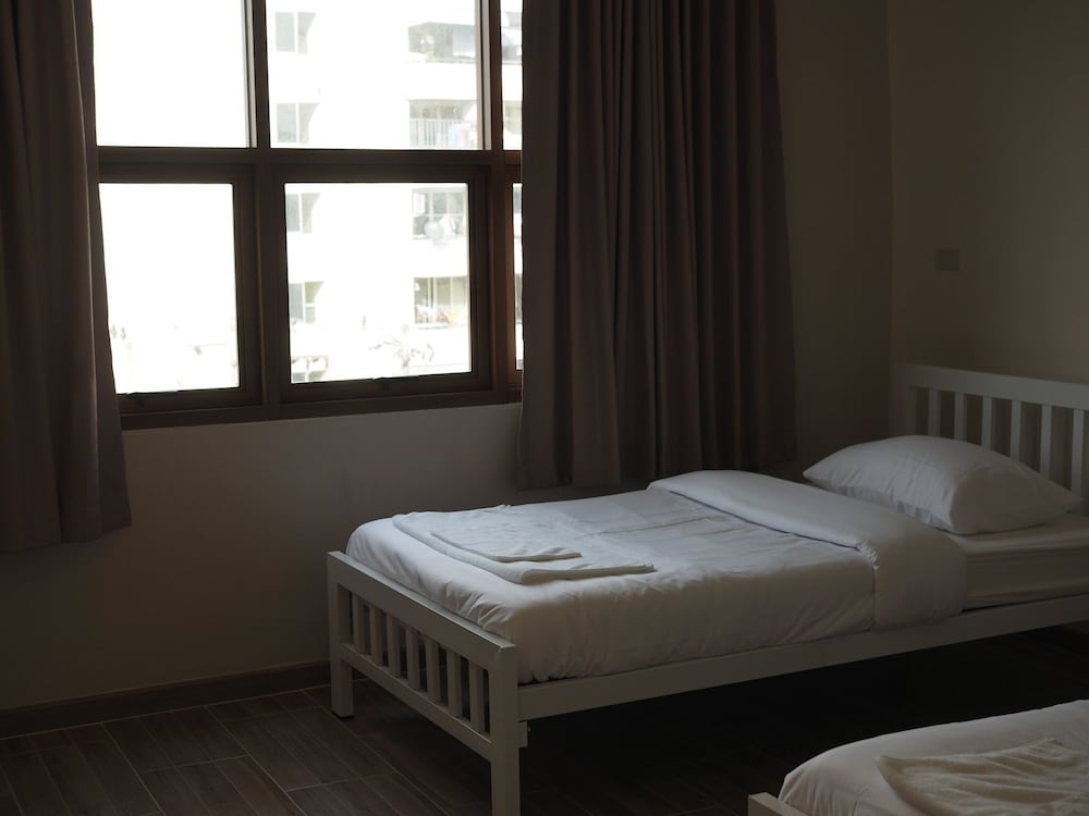 Krung Tone Hostel