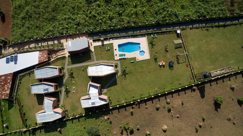 Buvi Lodge