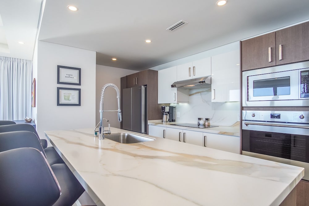 Beautiful 2 Bedroom Condominium Fully Equipped at the New Encantame Towers Verano 805