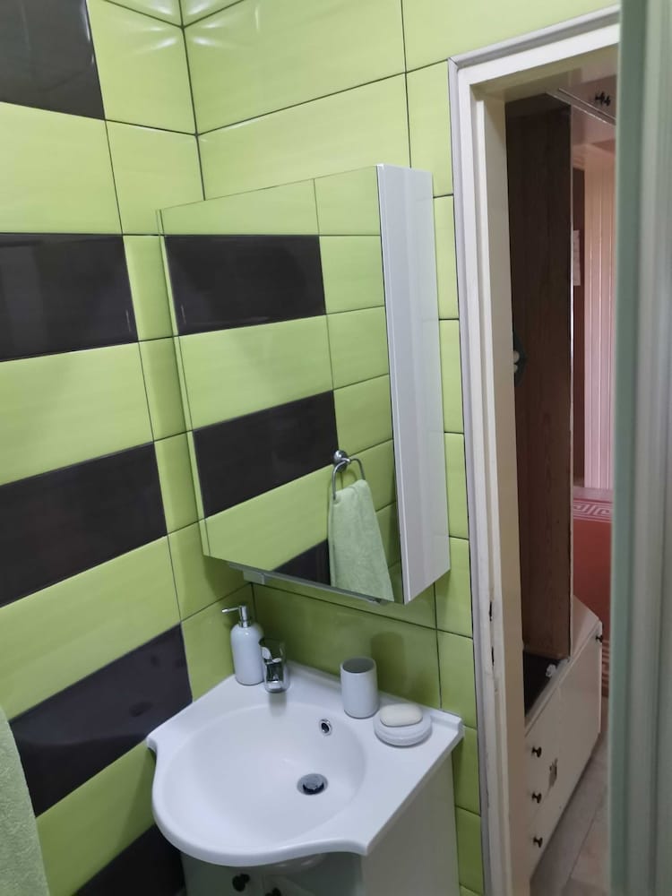 Apartment Sandra - Dubovac, 1,7 km From Centre view 5