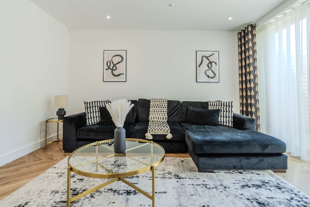 The Hidden Suite - 4BR Townhome Roof Top