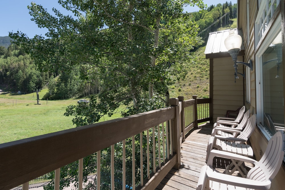 Etta Place Too 113 by Avantstay Close to Town The Slopes In Complex w Communal Pool Hot Tub