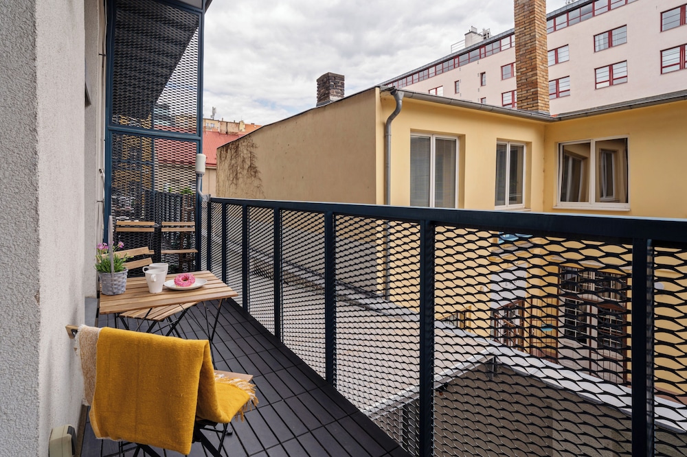 Apartments with balcony near center