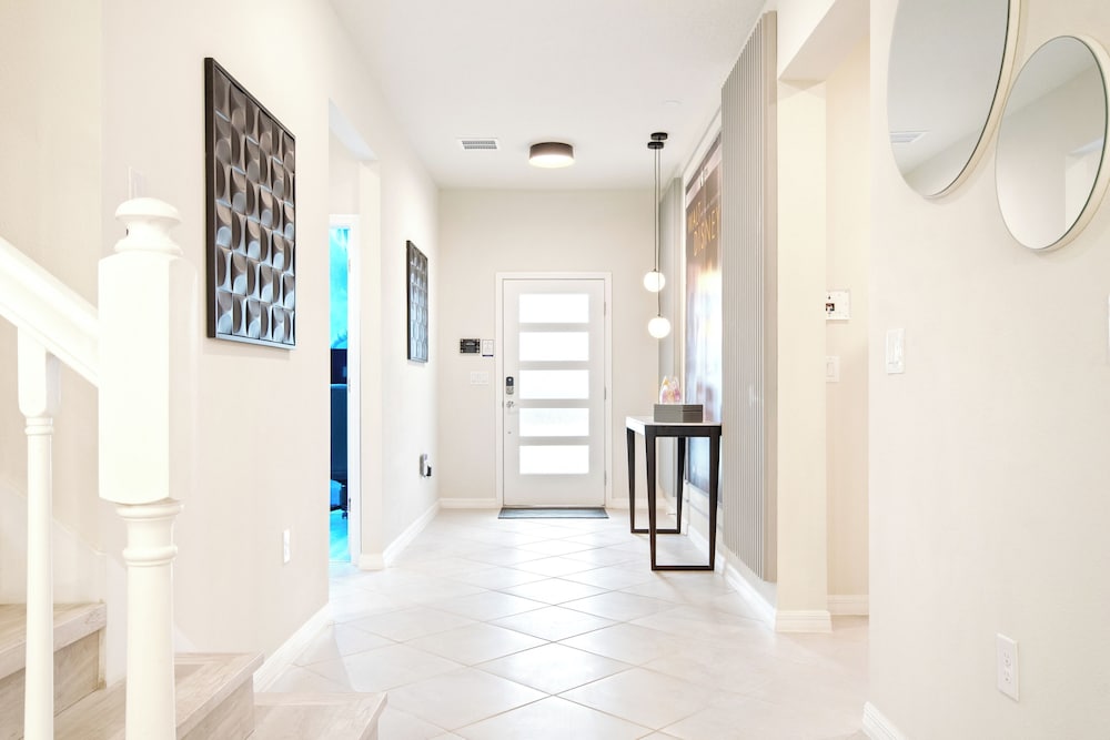 15993CCL Windsor Cay Resort