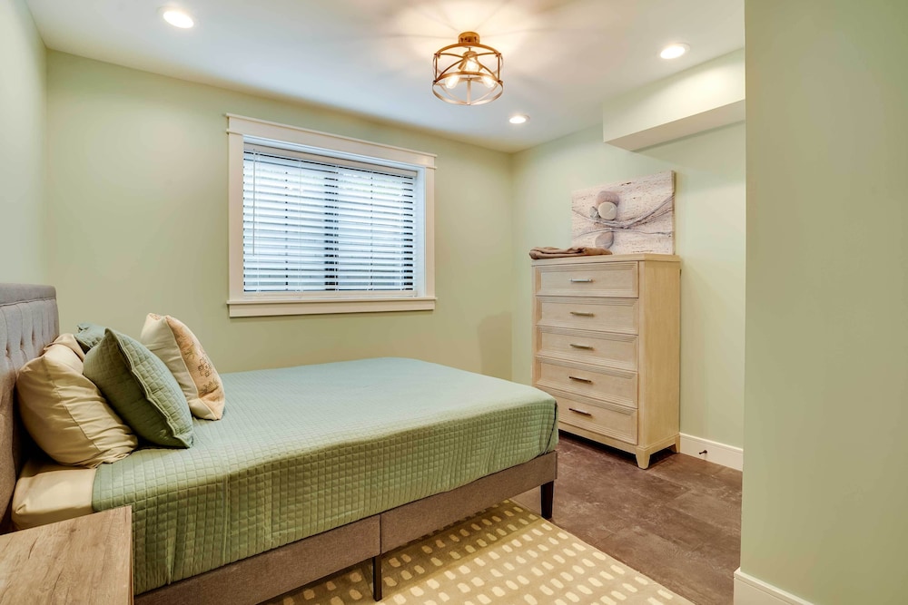 Las Vegas Vacations - Modern Lake Ontario Escape w/ Beach Access! - Property Image 7