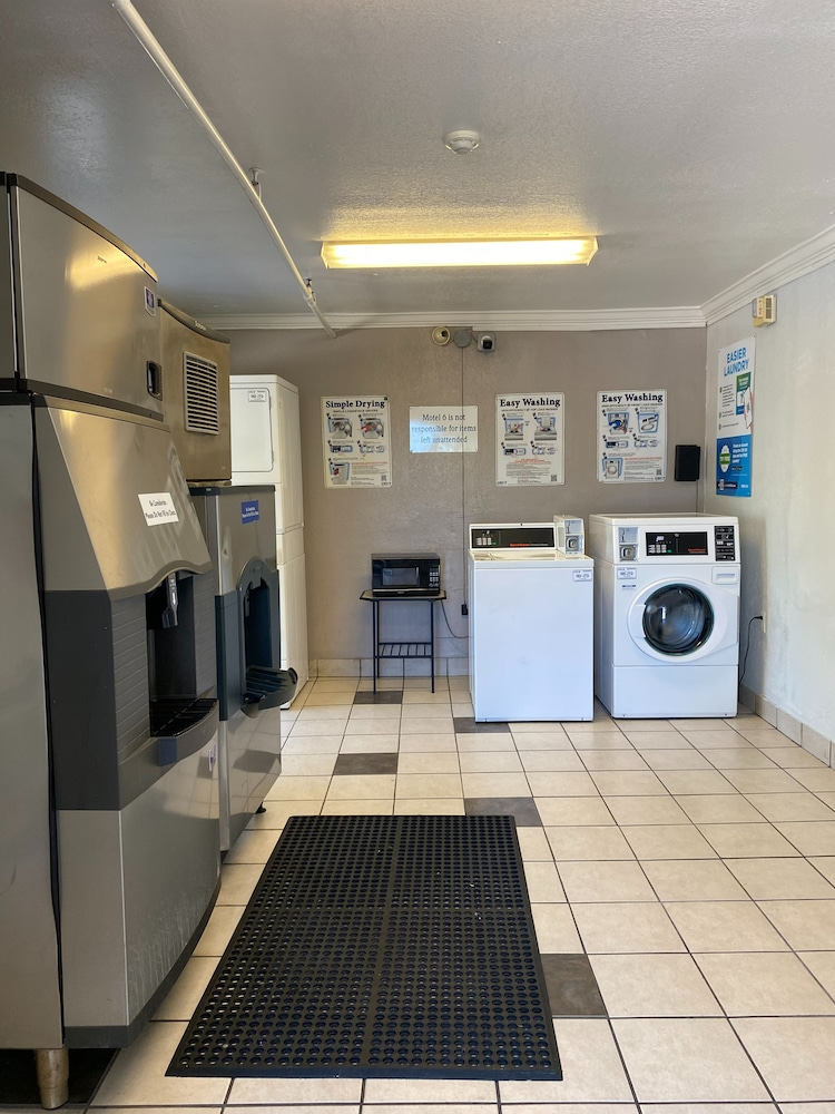 Motel 6 Lantana, FL