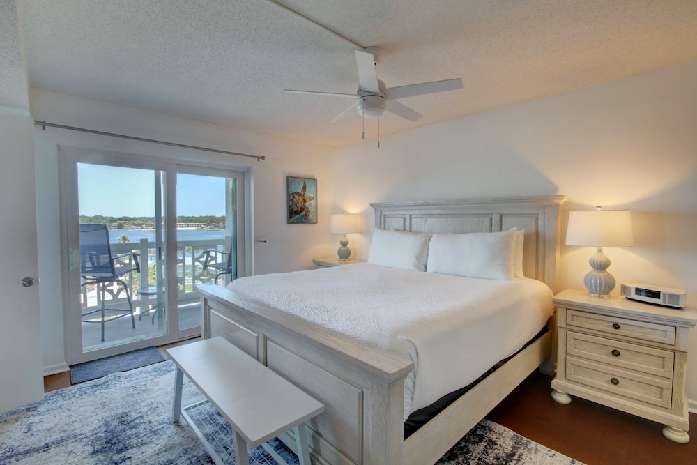 560 El Matador 2 Bedroom Condo