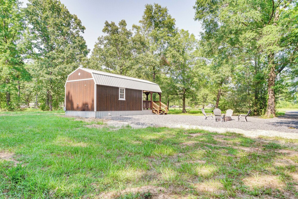 Couples Cabin in Broken Bow ~ 5 Mi to Downtown!