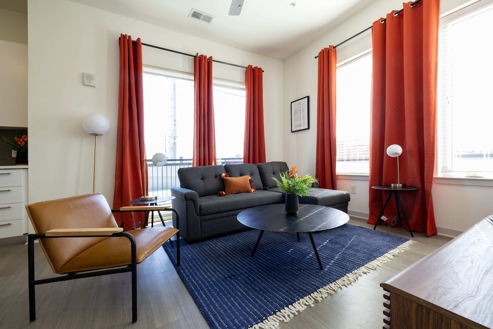 Louisville Vacations - TWO Stunning Nulu CozySuites - Property Image 1