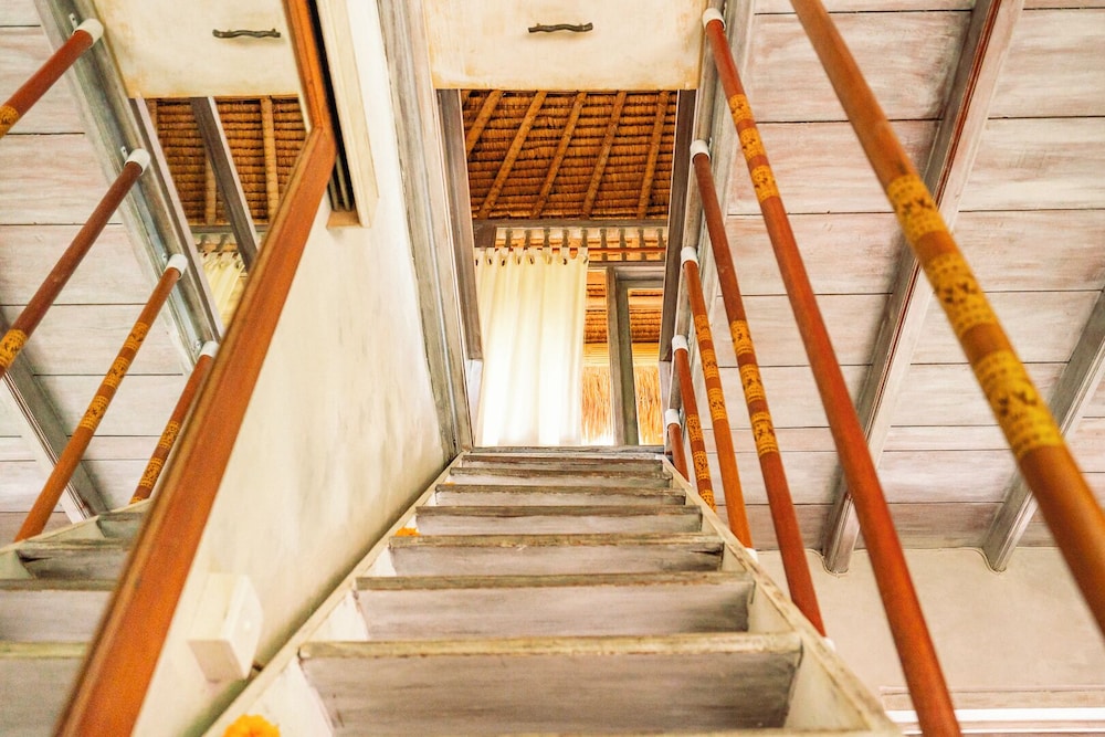 Barong Retreat Villa Ubud with Hammock Terrace, Garden & Koi Pond