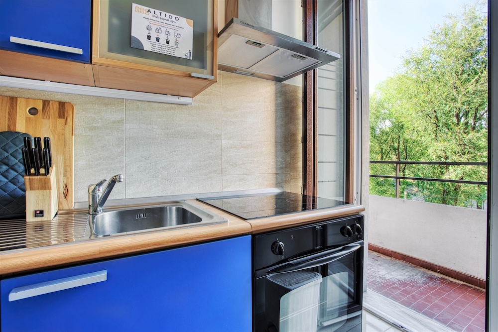 JOIVY Stylish Flat in Porta Genova