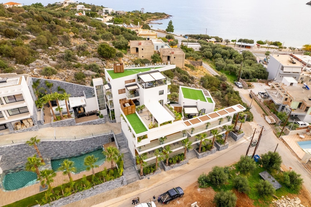 Lazar Lux Suites - Ammoudara view 3