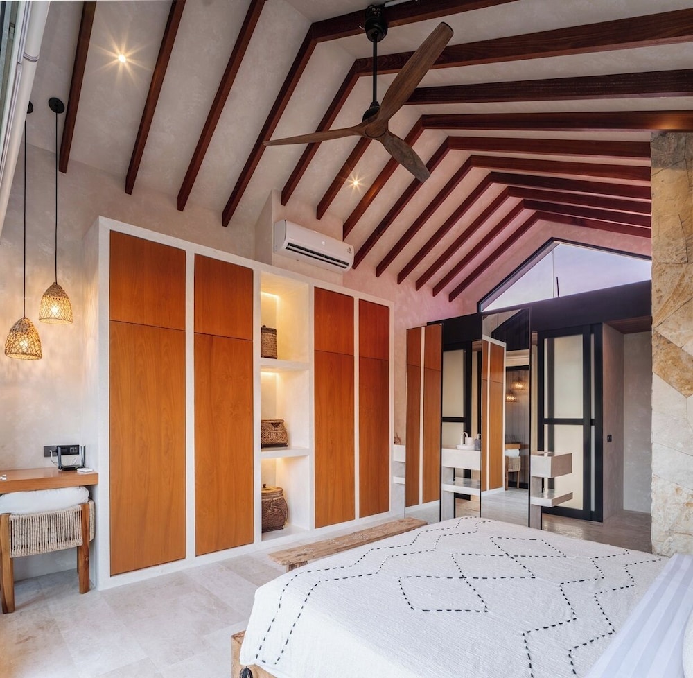 Blacksand Villas Echo Beach