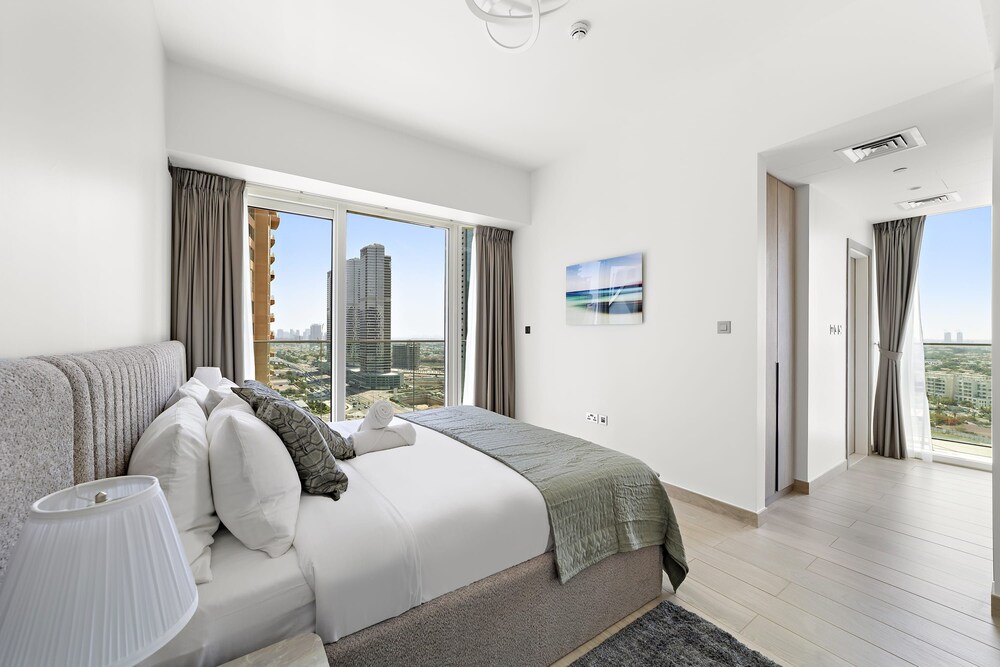 Stunning One-bedroom Apartment in Me Do Re in JLT
